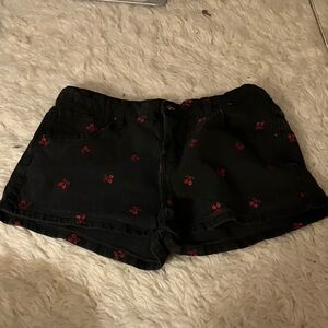 Black Cherry Print Women's Shorts